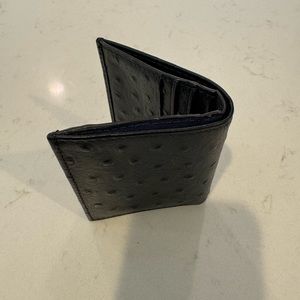 Dooney & Bourke Black Leather Wallet ostrich